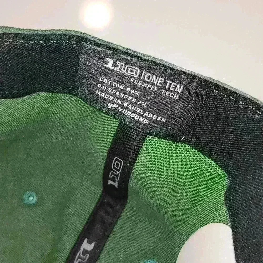 Quiksilver Flexfit 110 , size 7